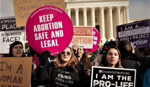 EUA lidera bloco conservador internacional contra aborto, uma pauta feminista histórica