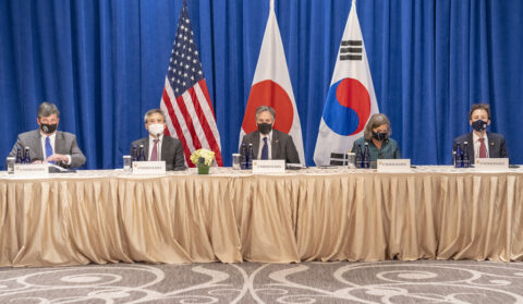 Ação trilateral EUA-Japão-Coreia do Sul: a contenção da China e o espírito de Camp David
