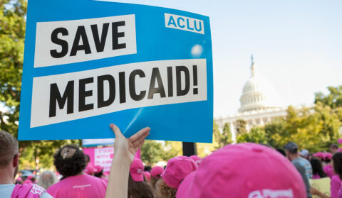 Cultura do medo e ataque à privacidade: ICE usará Medicaid para rastrear e deportar imigrantes (I) 