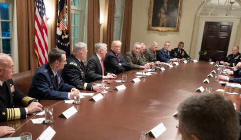 Trump e os generais: por que precisamos problematizar a narrativa de “crise”? 