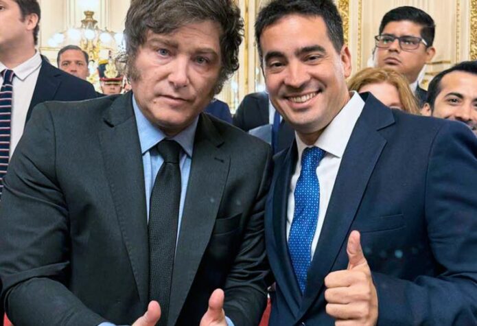 Guerra das ideias e governo Milei: como a Rede Atlas conquistou a Argentina
